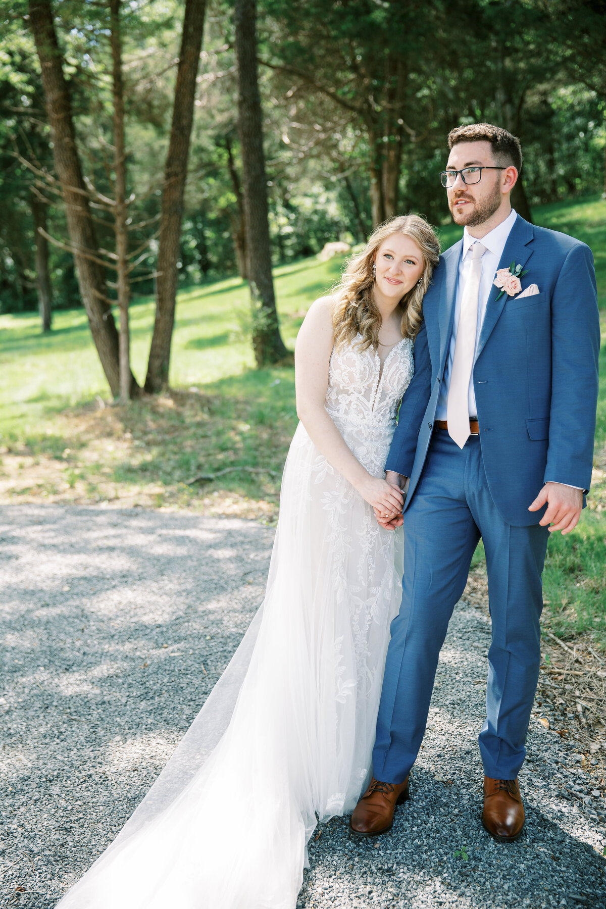 mariah_rock_photography_classic_timeless_wedding_photographer_knoxville_tennessee_chattanooga_tennessee_destination_travel_fine_art_high_end_luxury_wedding_engagement_elopement_photo_black_white_elegant_traveling_travel_city