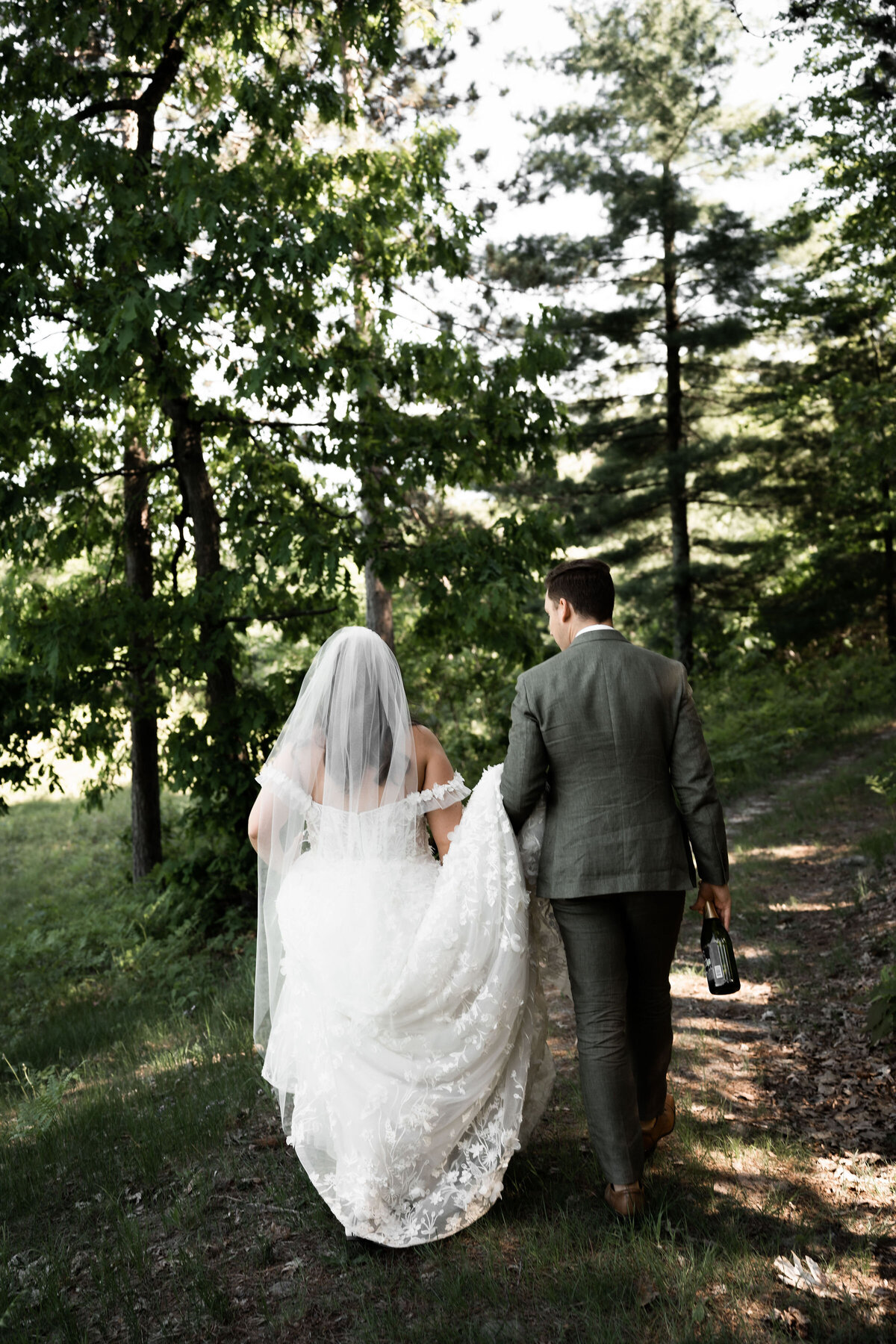 couple-windandwavesmedia