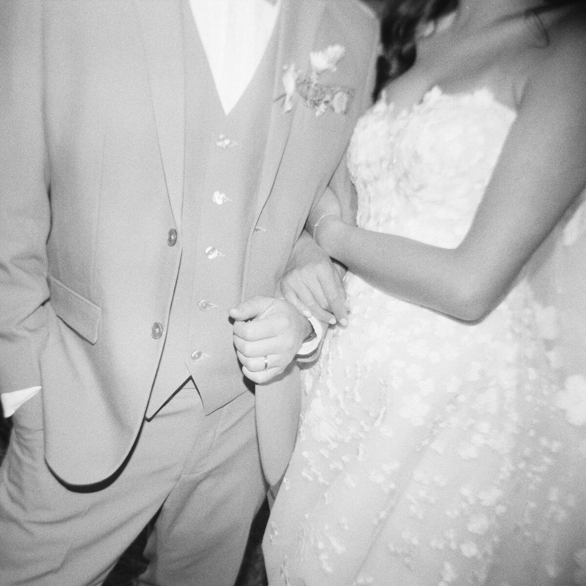 andrew-tiffany-couples-portraits-olive-and-oath6