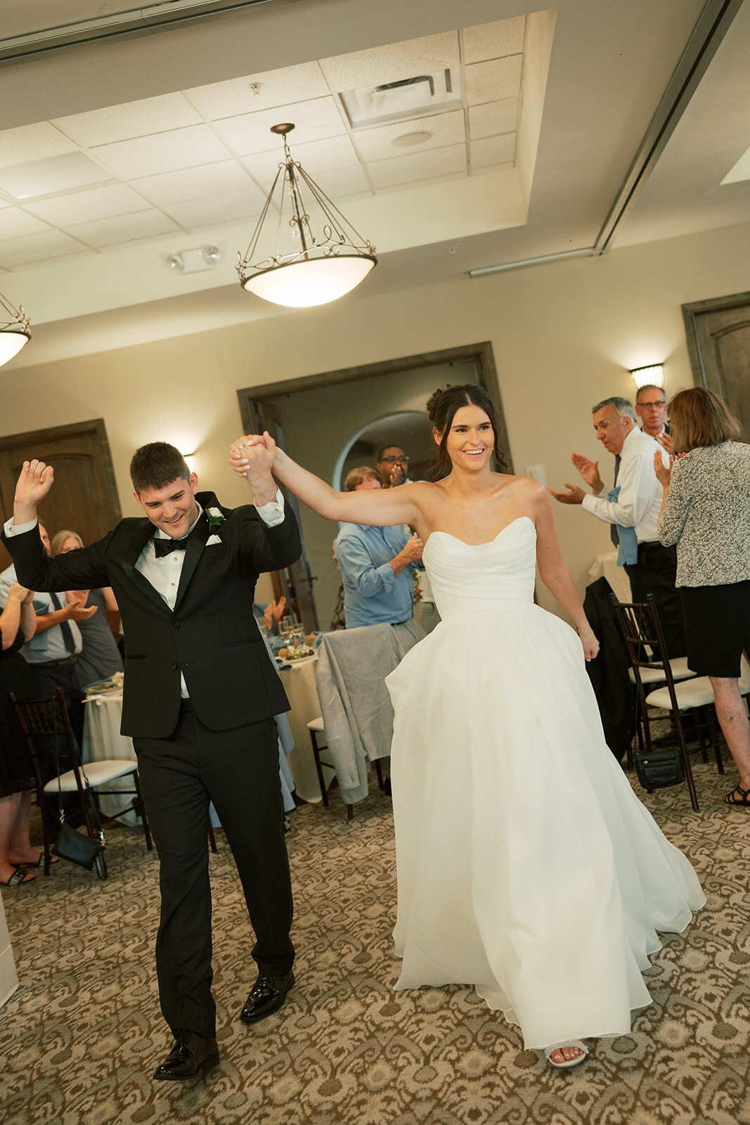 Club-at-Corazon-Wedding-ColumbusOhio-JNBroski-OliviaCasey048