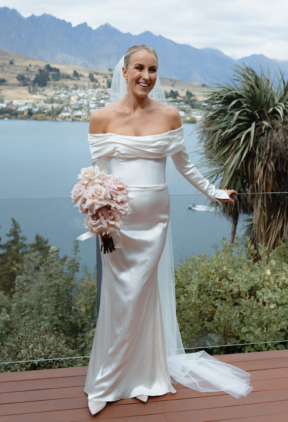 wedding-makeup-for-santorinibride