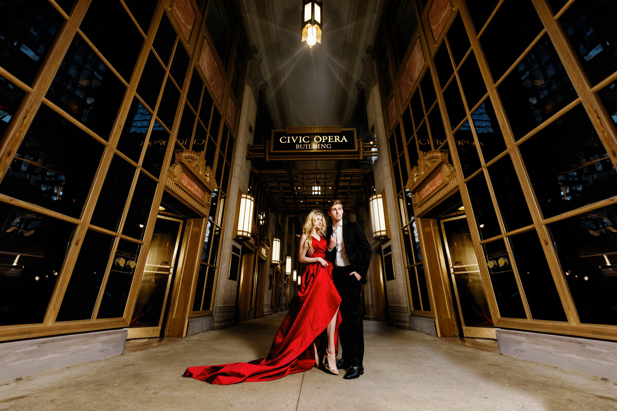 Aspen-Avenue-Chicago-Wedding-Photographer-Lyric-Opera-House-Elegant-Timeless-Classic-Luxury-Downtown-True-to-Color-Bold-Romantic-Chicago-Theater-Lurie-Garden-FAV-105