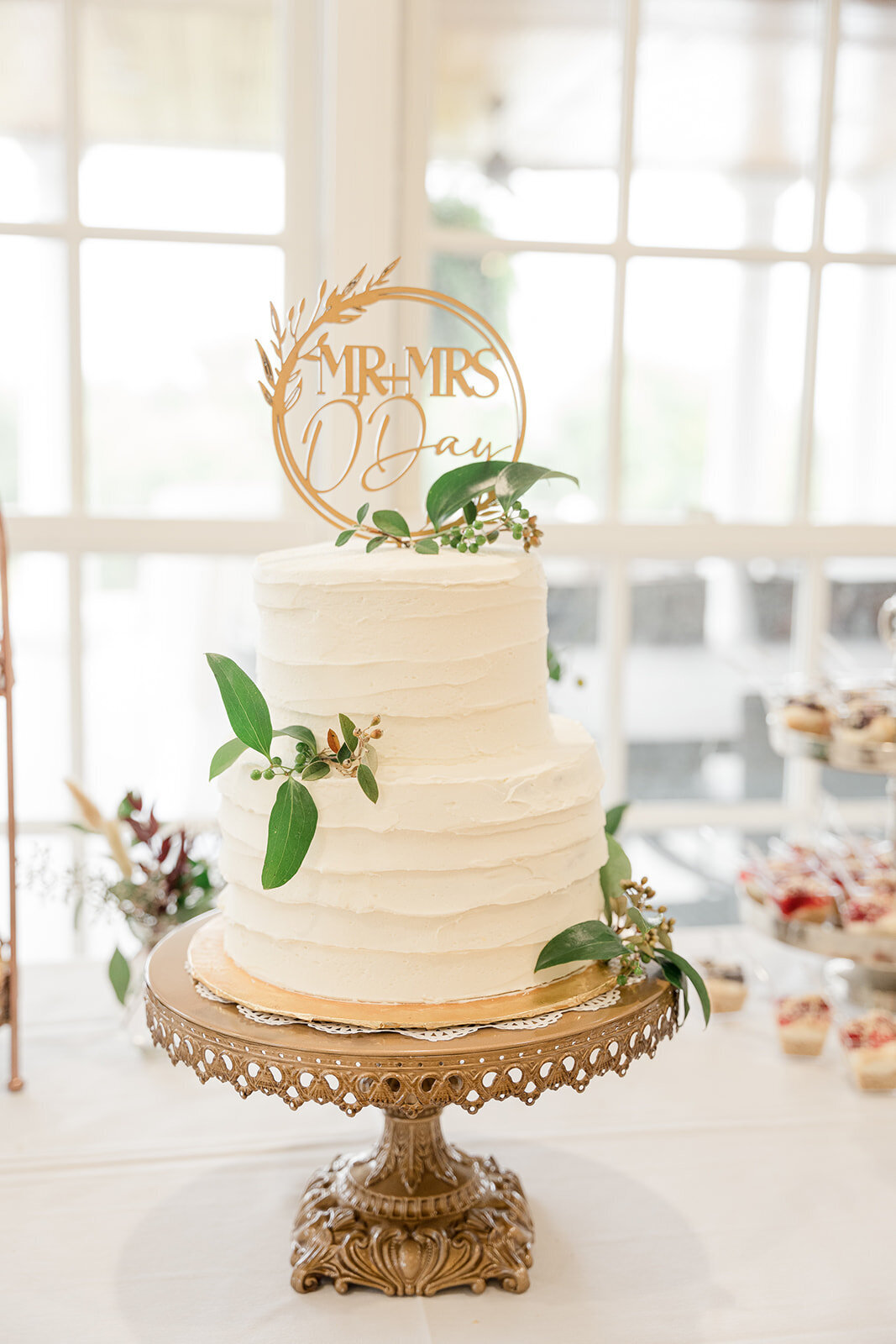 all-white-wedding-cake-springfield-country-club-ma