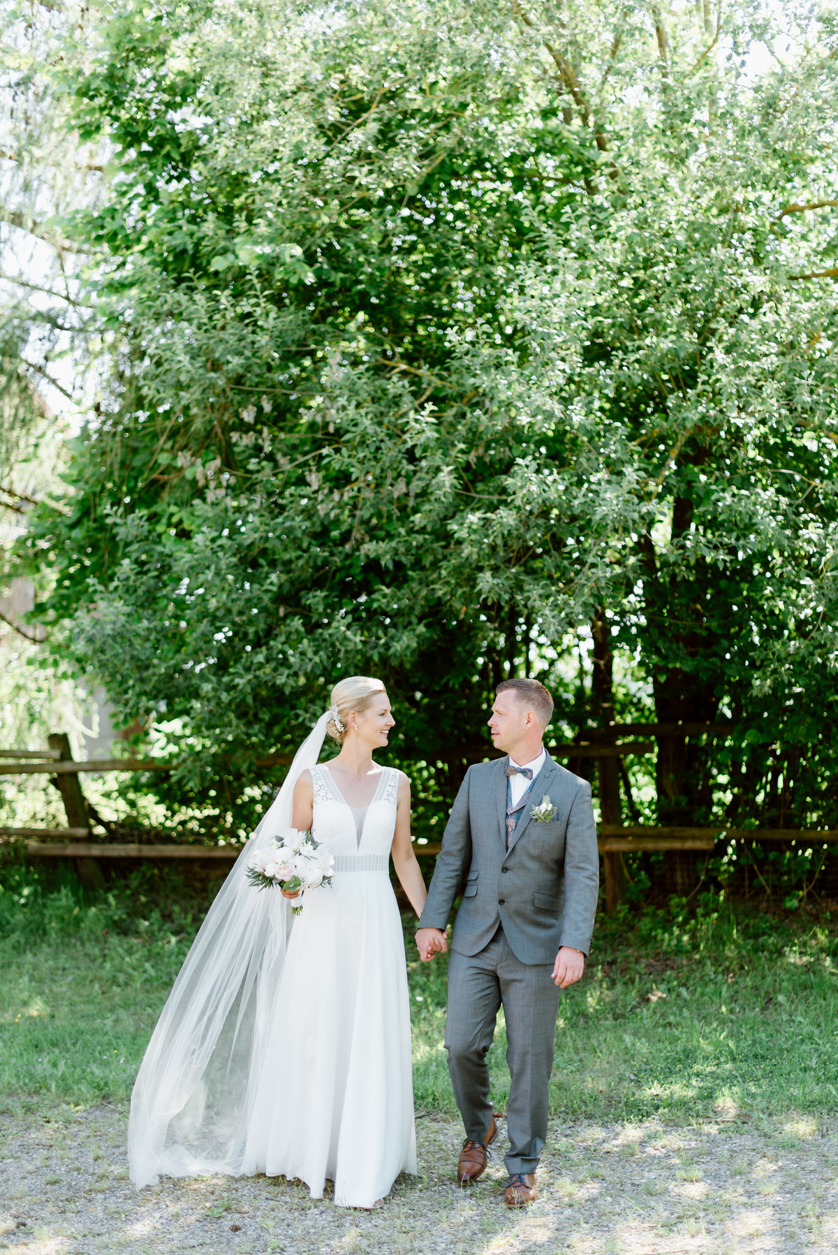 Leonie Leder | Hochzeitsfotografin aus Leidenschaft | Hochzeitsportraits - Hochzeitsreportage - Engagement - Verlobung - After Wedding | Augsburg Ulm Bayern Allgäu München