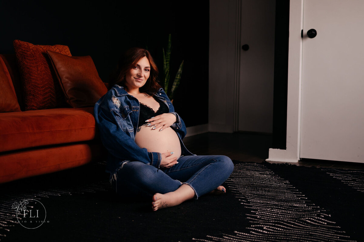 maternityphotoscincinnatiphotographerlocustandvinestudiospace199