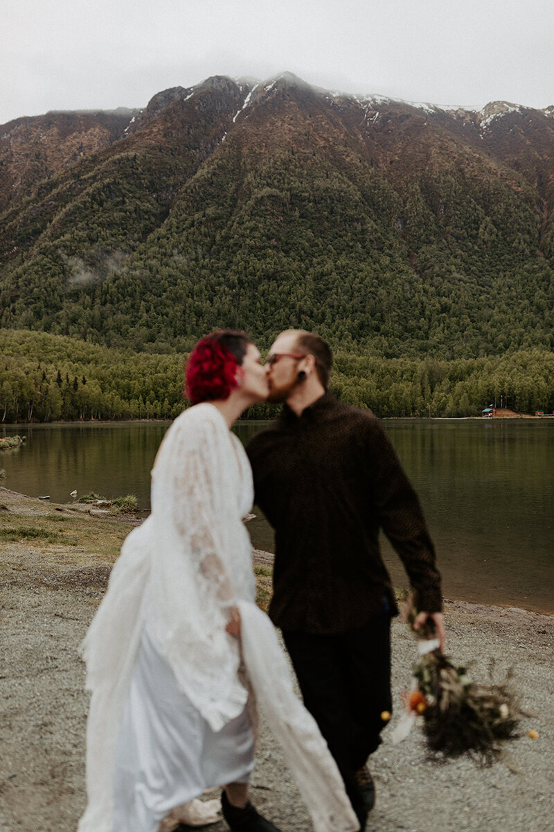 Alaska Wedding. Alaska elopement. Anchorage, Alaska elopement. Anchorage, Alaska wedding. Anchorage wedding photographer. Anchorage elopement photographer.