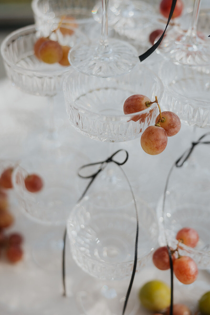 wedding-details-champagne-tower-laurianevega