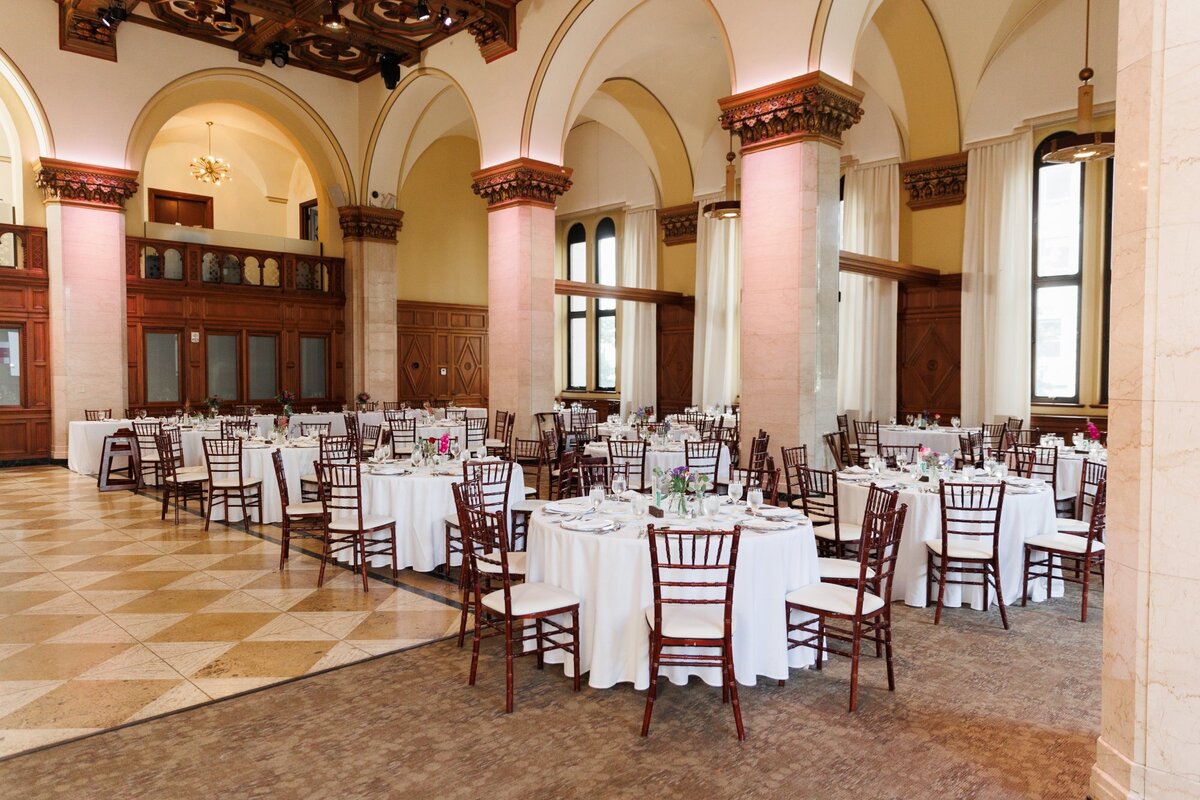 41-grand-rapids-city-flats-hotel-wedding