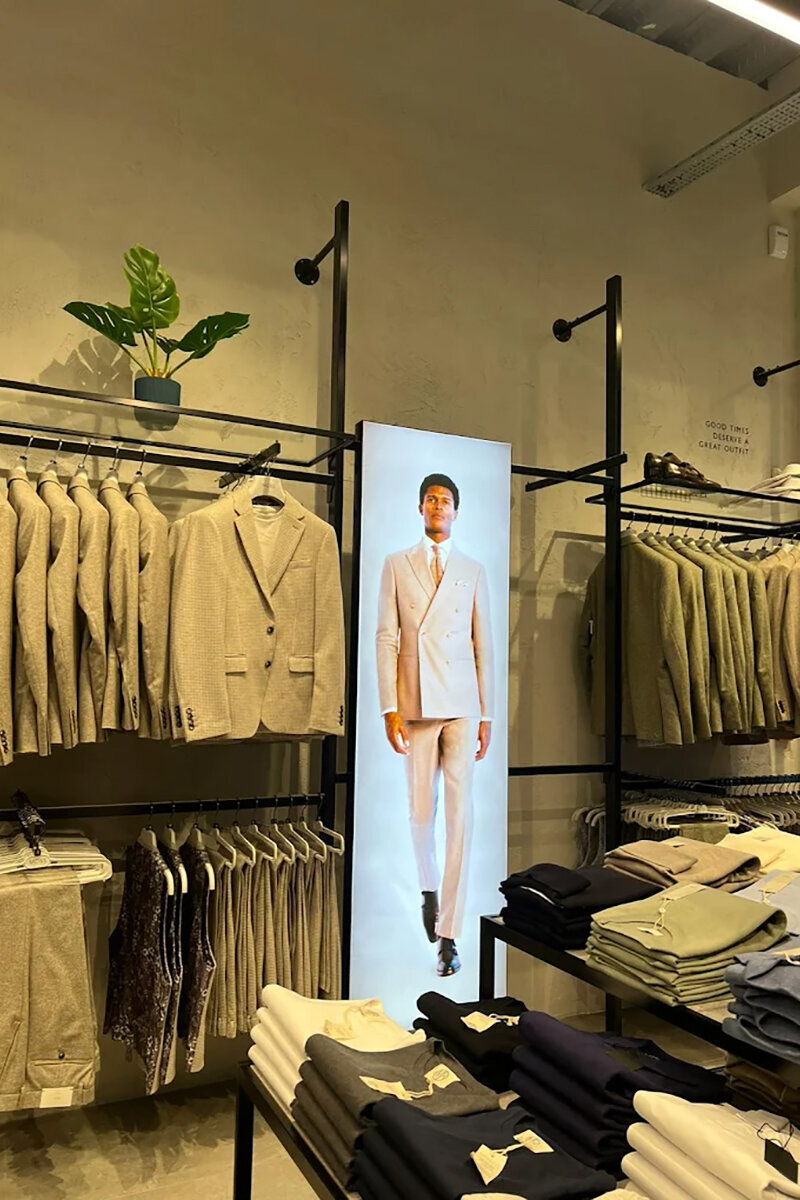 ellis-signs-bespoke-retail-light-boxes