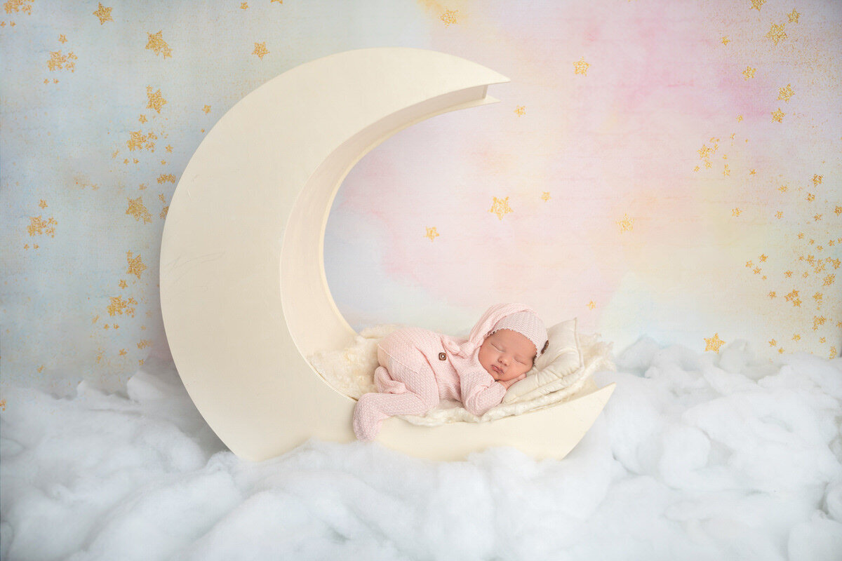 03 Charlotte newborn photography crecent moon theme
