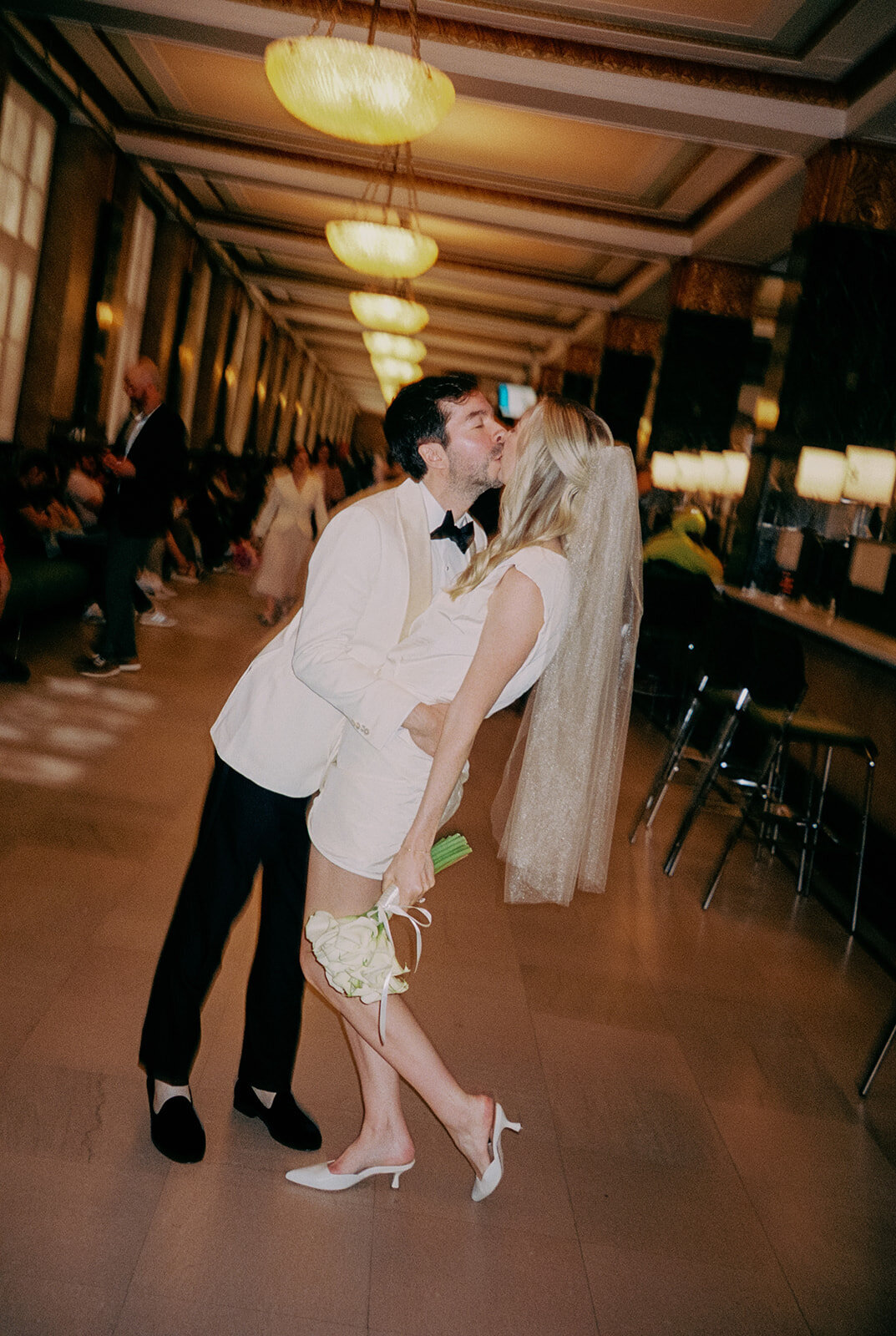 New York-City Hall-Elopement-Chic-Candid-Wedding-Larisa-Shorina-104
