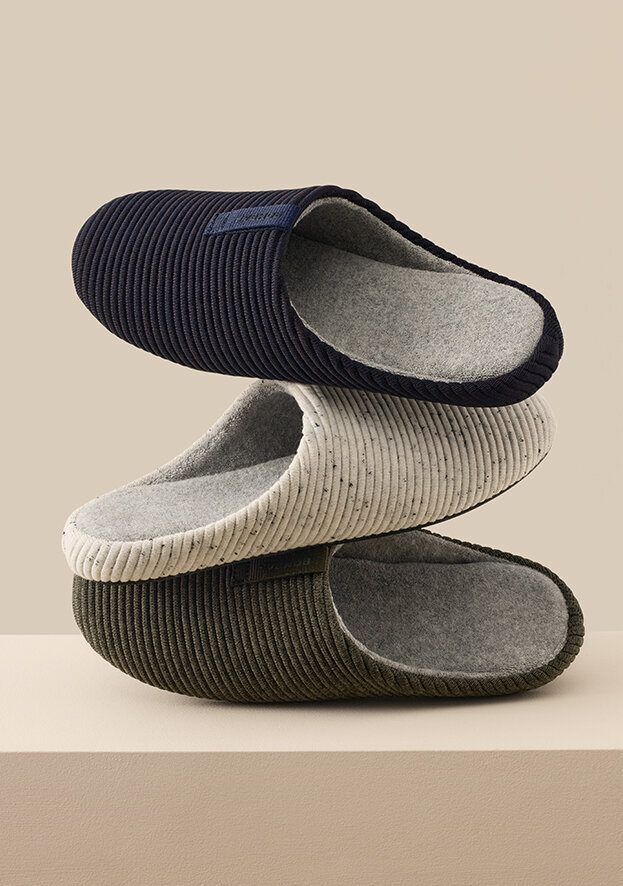 Gallery 2_0000_084 - FA24_OFF_MODEL_WOMEN_KNIT_HOUSE_SLIPPERS_STACK_2463_CROP