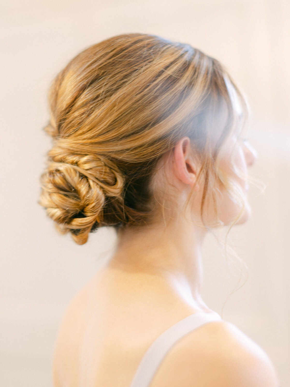 Kayla Stoate Ardington House Oxfordshire Wedding Bride Hair Spray