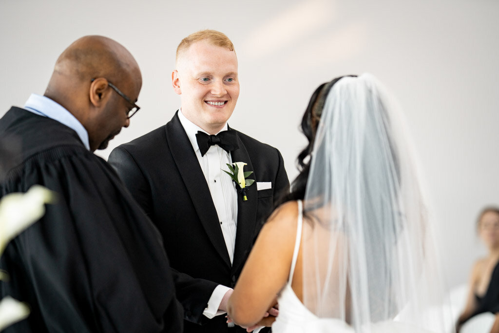 76-Milwaukee-Art-Mueseum-Wedding-Lauren-Ashley-Studios