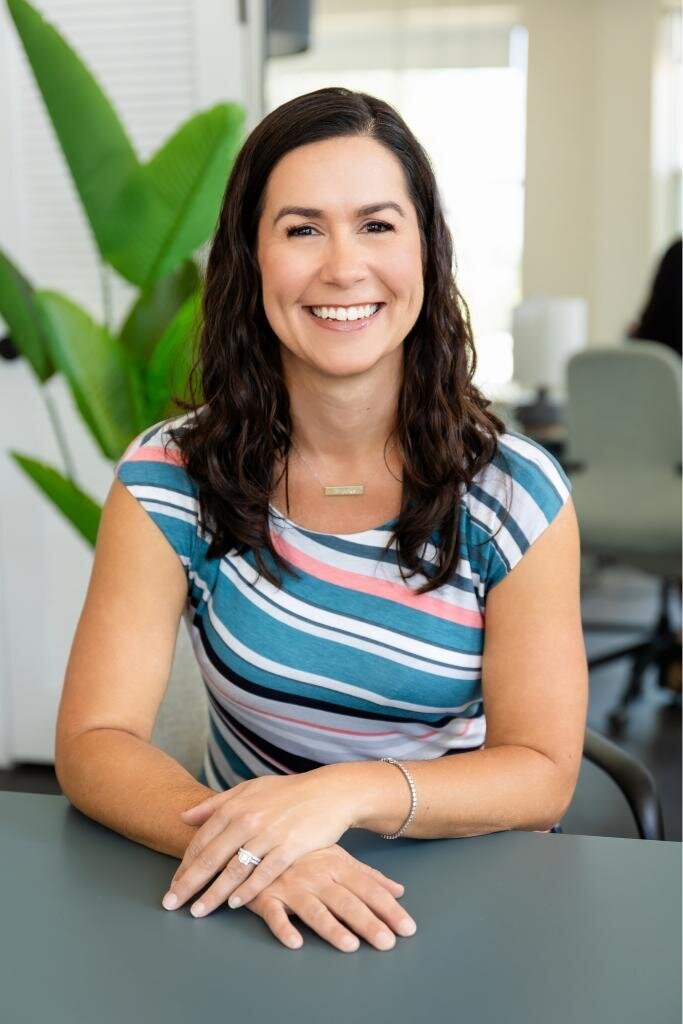 Angie’s lifestyle headshot featuring a warm smile, ideal for personal branding and professional profiles.s headshot, smiling at the camera, perfect for personal branding and showcasing a friendly, approachable image. Ideal for professional profiles and engaging visuals.
