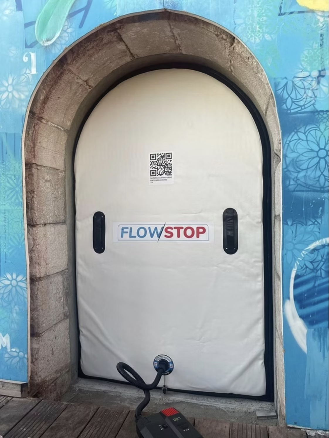 Arch-custom-flow-stop-barrier
