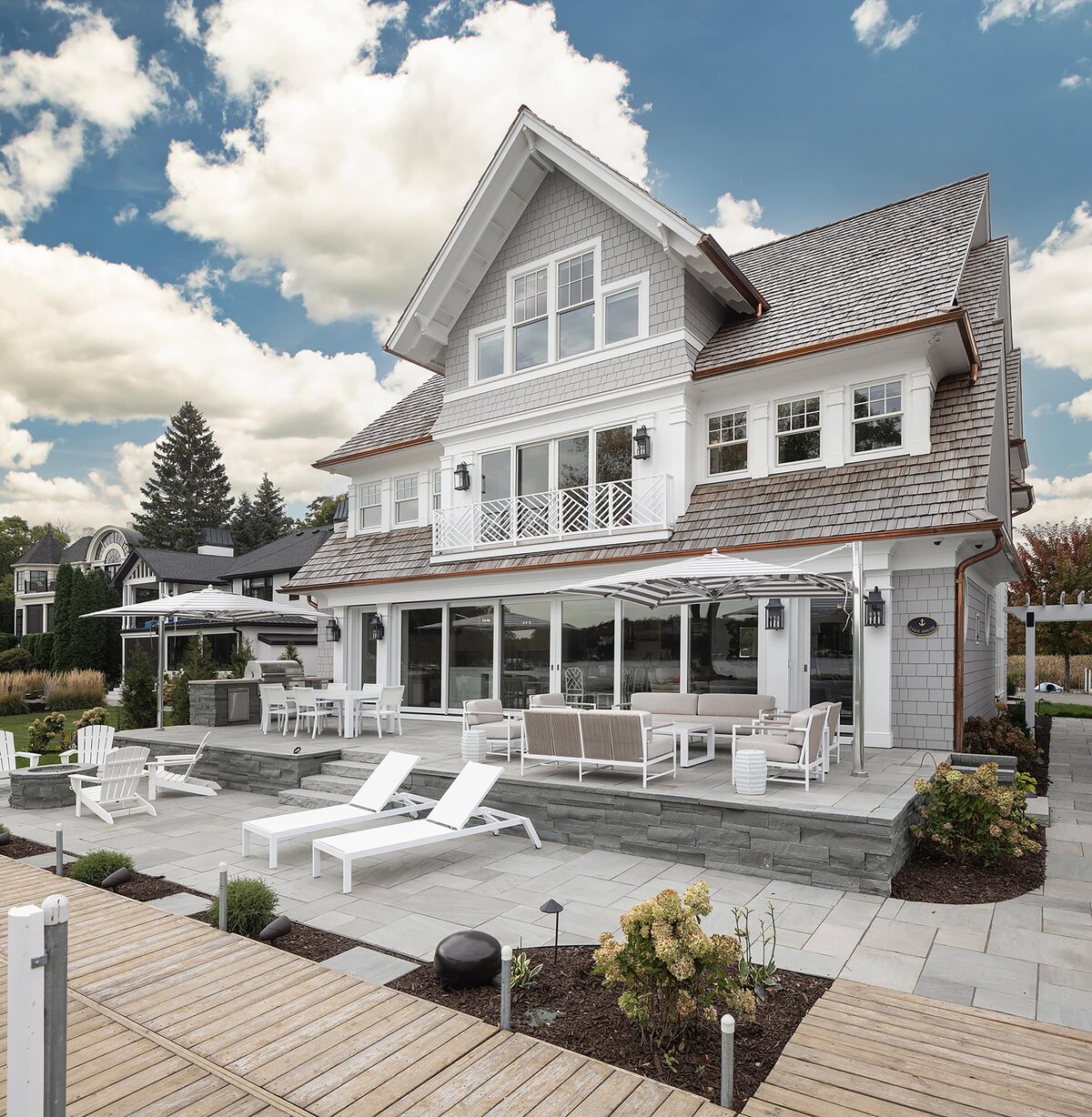 Luxury_Custom_Lake_Home_01