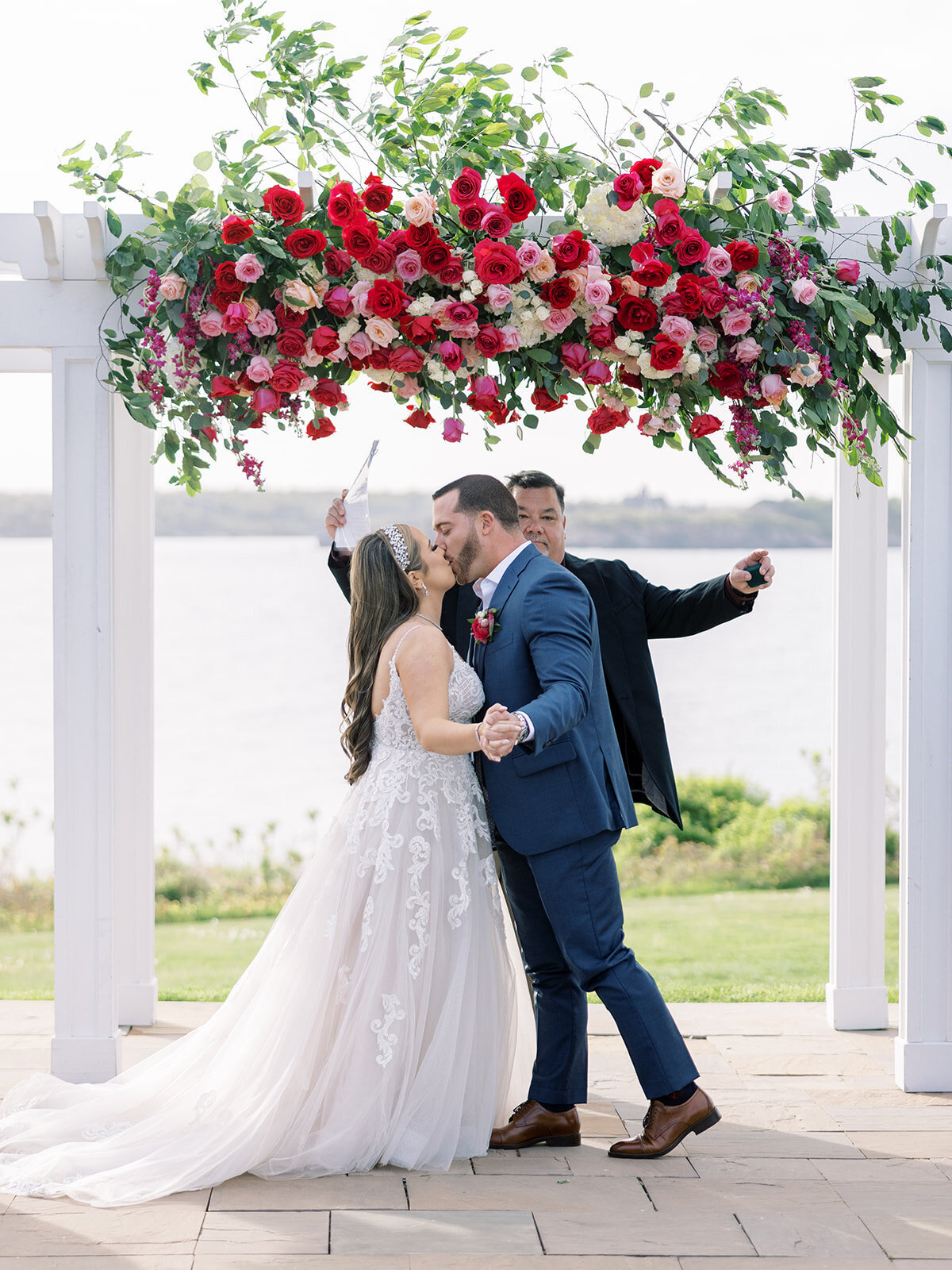 wedding-ceremony-ocean-cliff-newport-ri-5