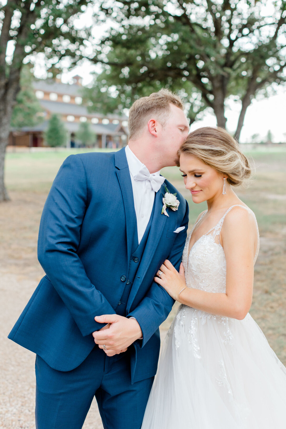 summer-natural-blush-weinberg-college-station-texas-wedding-25