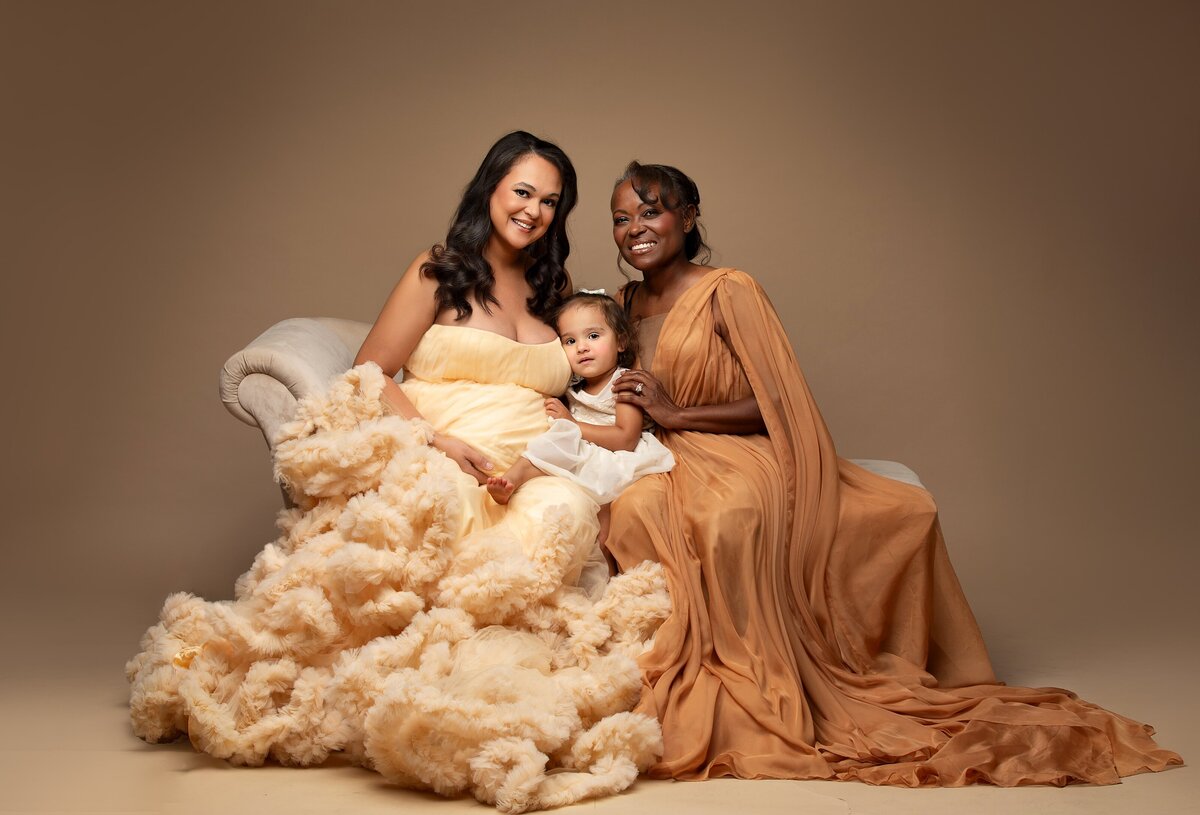 maternity picutures with grandma in gold dress Phoenix Arizona 