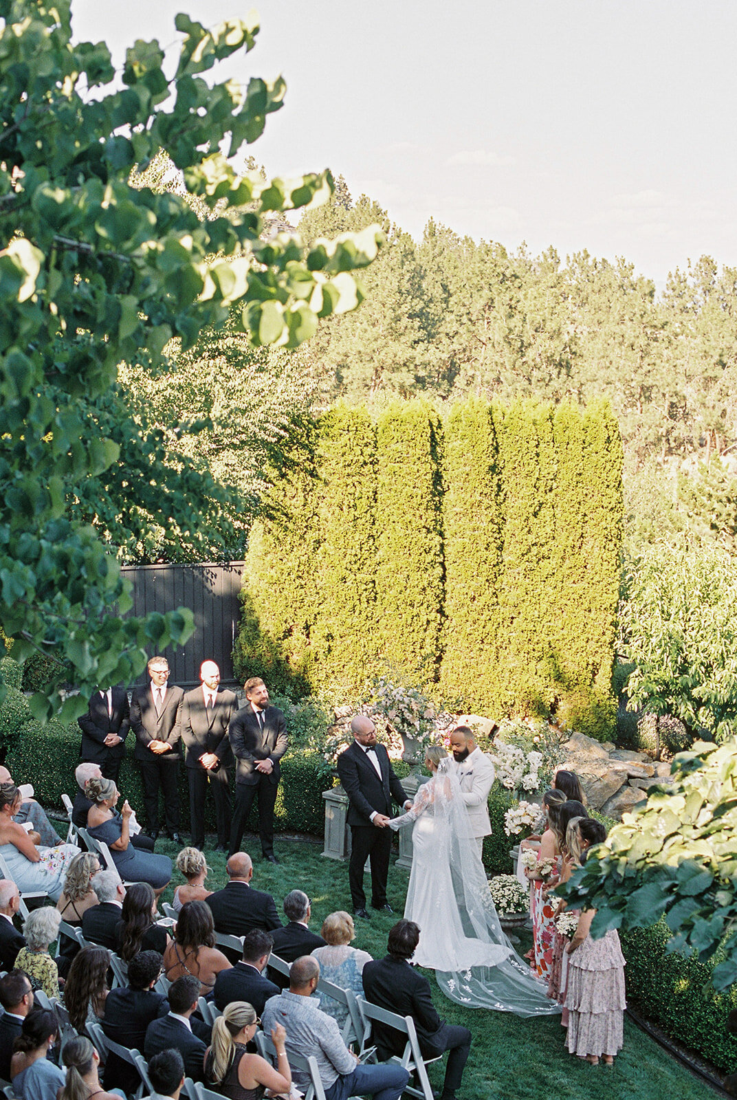 minted-photography-okanagan-kelowna-destination-wedding-photographer-wedding-kelowna-estate-wedding-madison-and-brandon-66