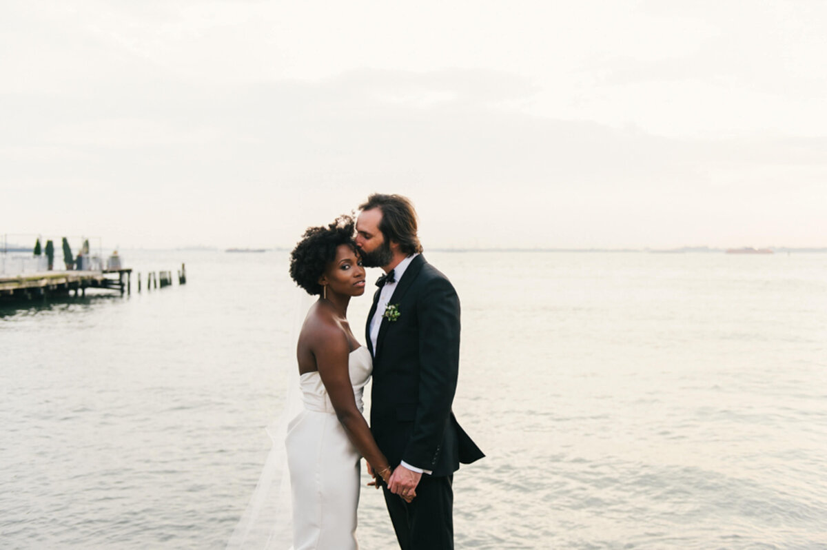 libertywarehouse.brooklyn.wedding.katharris-46