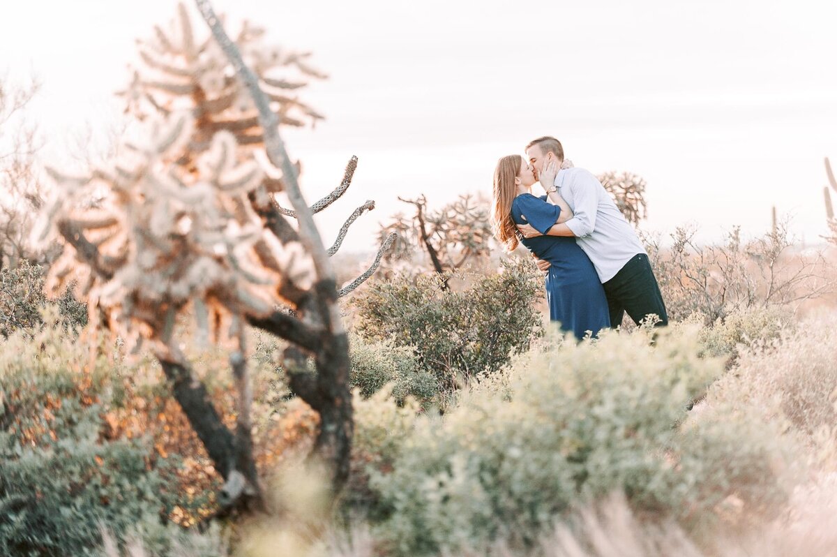 superstition-mountain-engagement-photo-00048