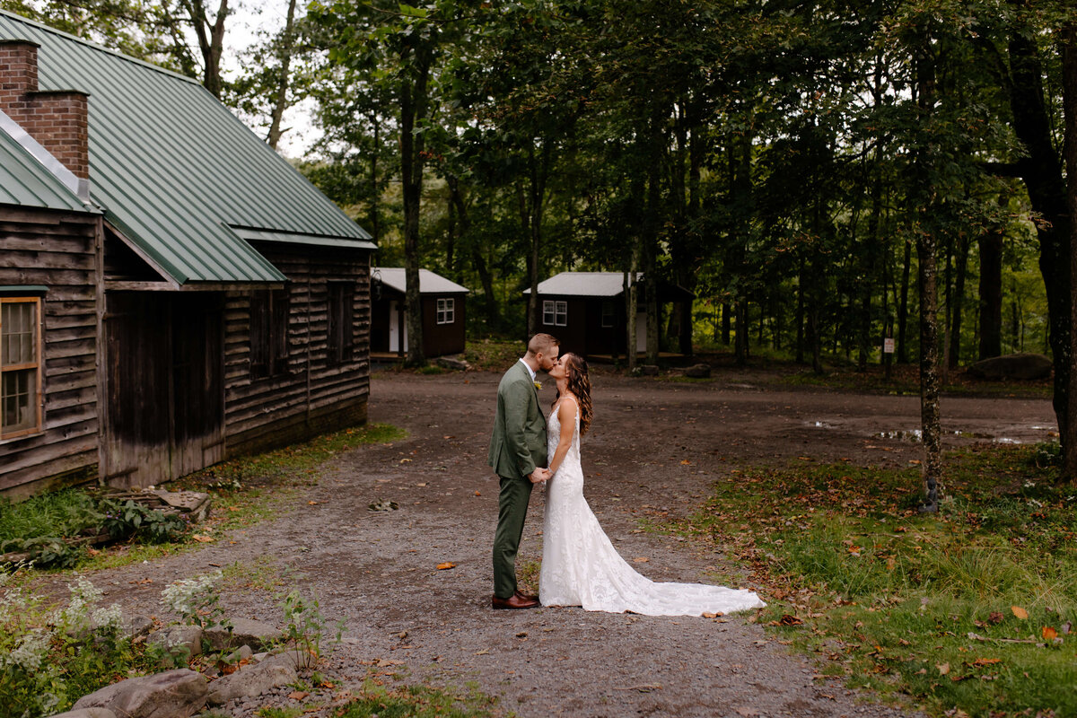 the-ashokan-center-wedding-02