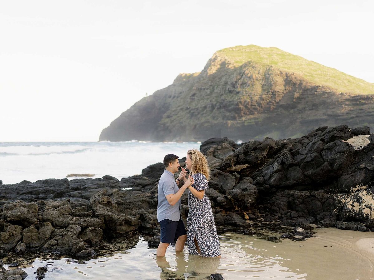 Makapuu Lighthouse Engagement Photographer-1