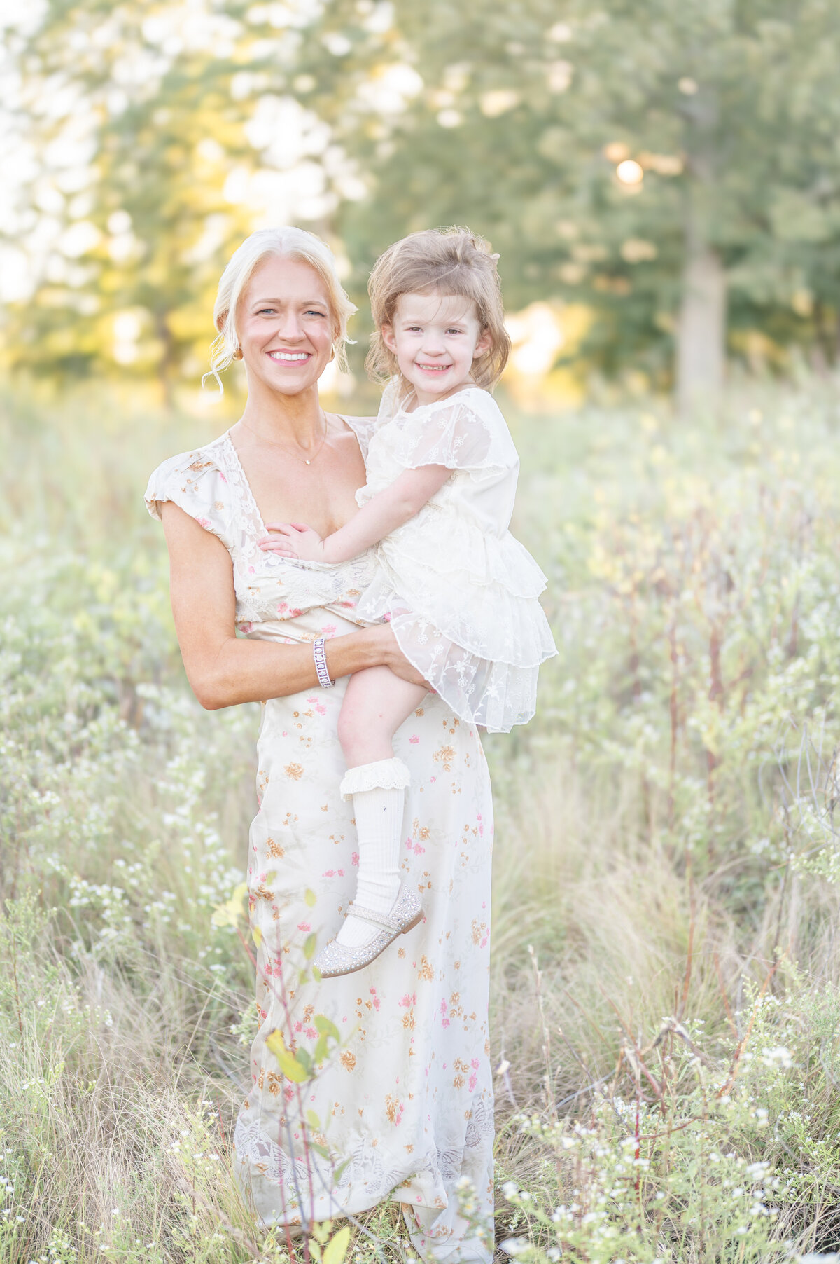 mom and daughter photo by Raleigh family photographer