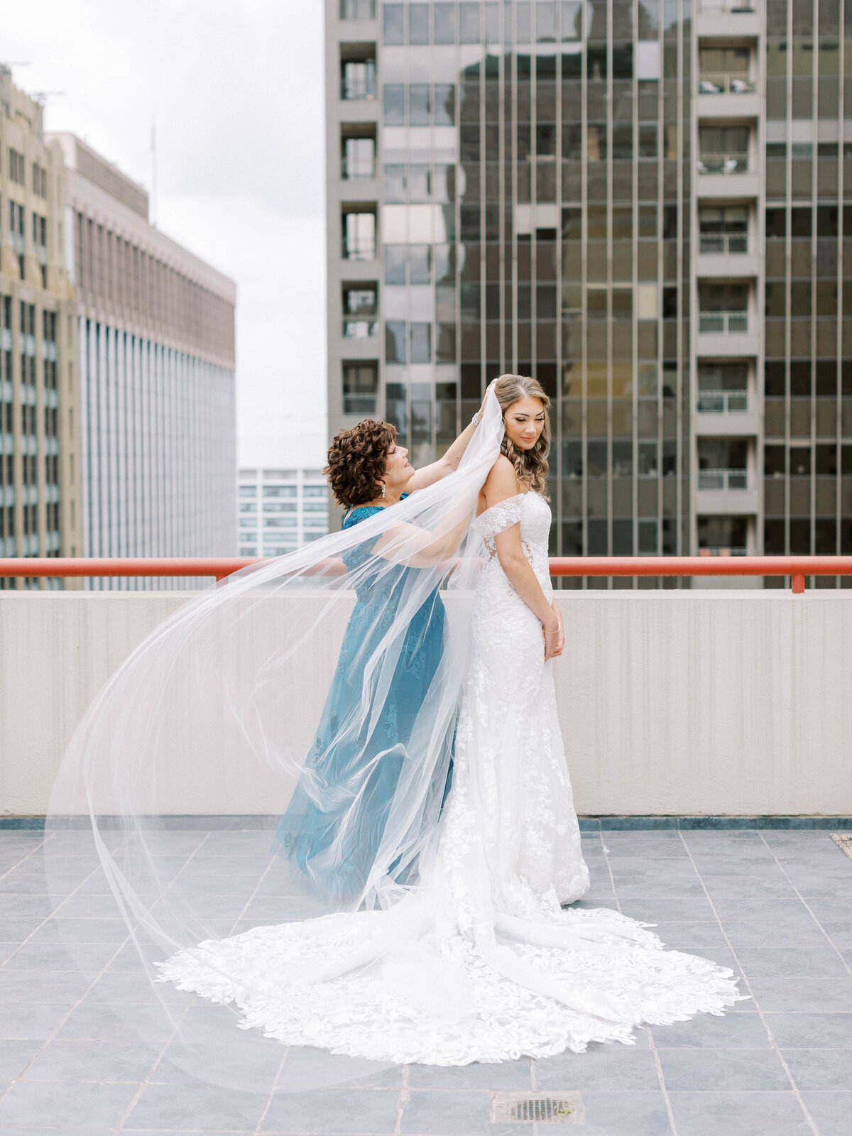 best-dallas-wedding-photographer-adolphus-hotel-5