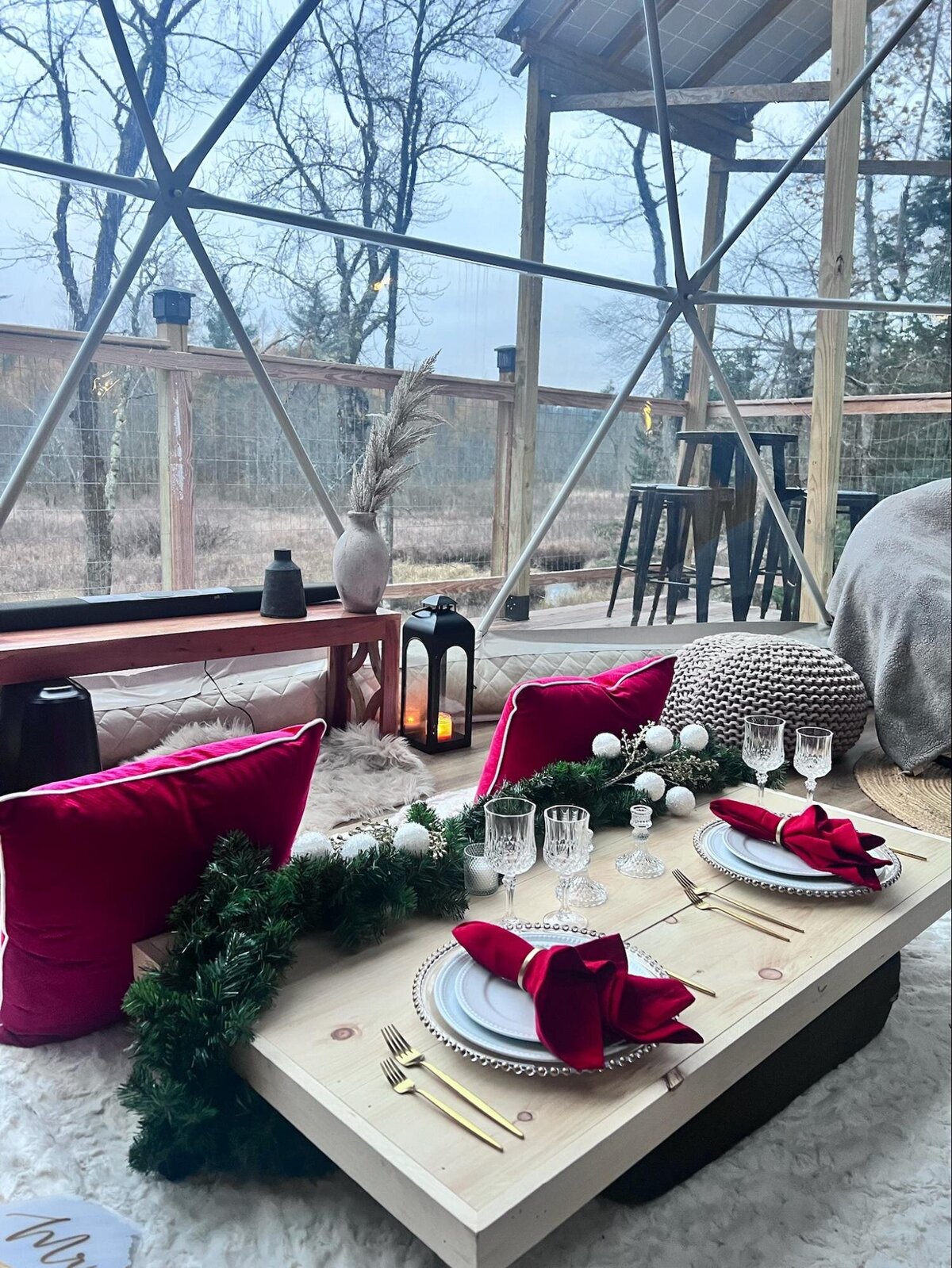 airbnb-red-decor-27