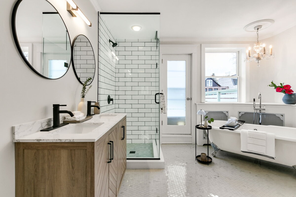 43-web-or-mls-30_001_Second Bathroom
