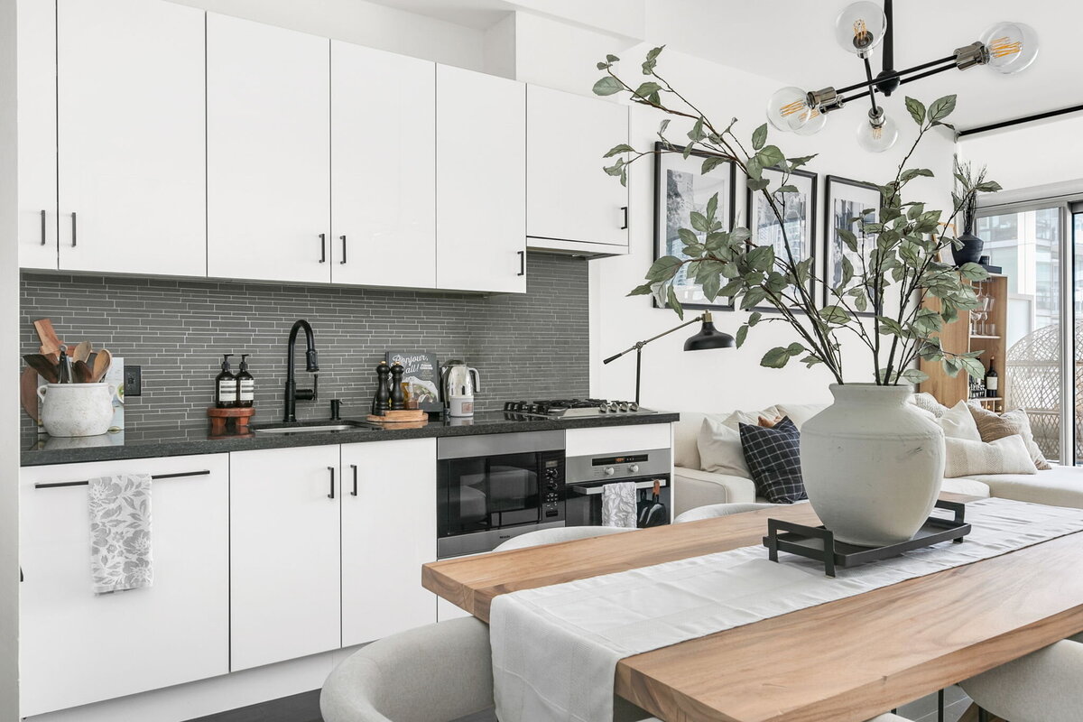 21-web-or-mls-15_001_Kitchen