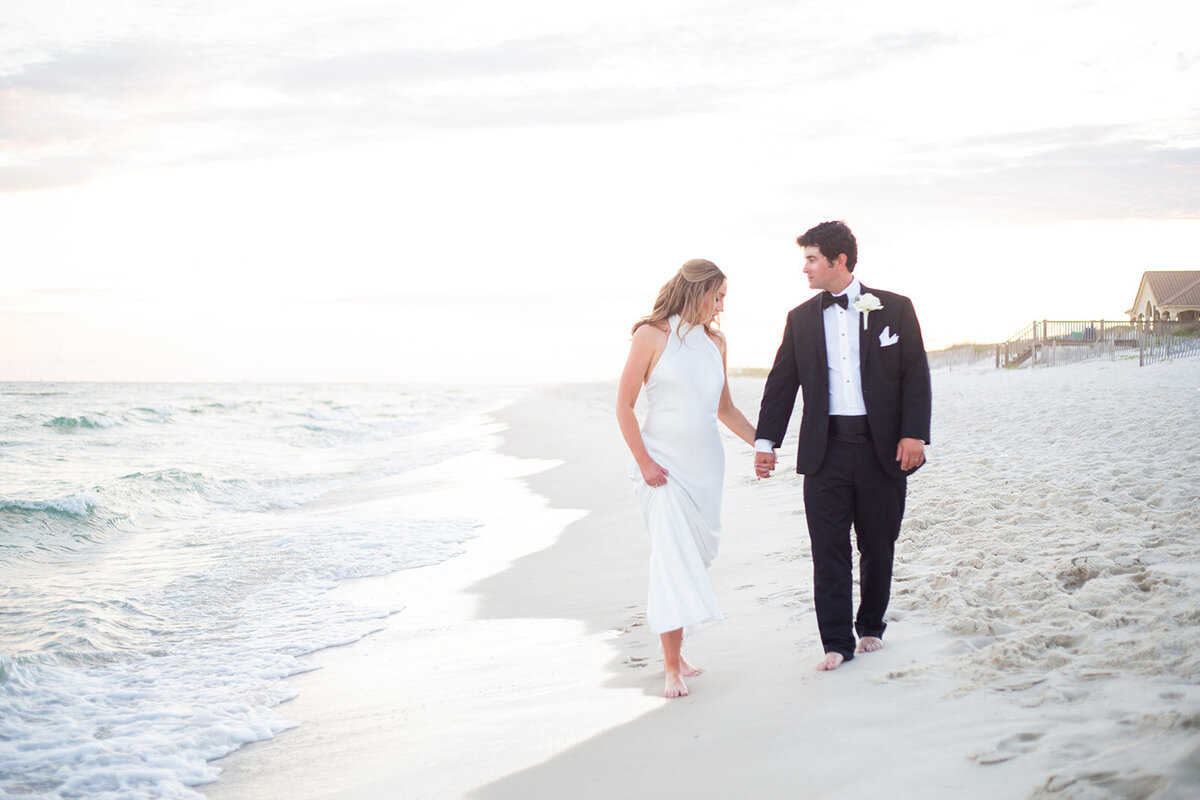 Destination-Wedding-Beach-Kiser-Images68