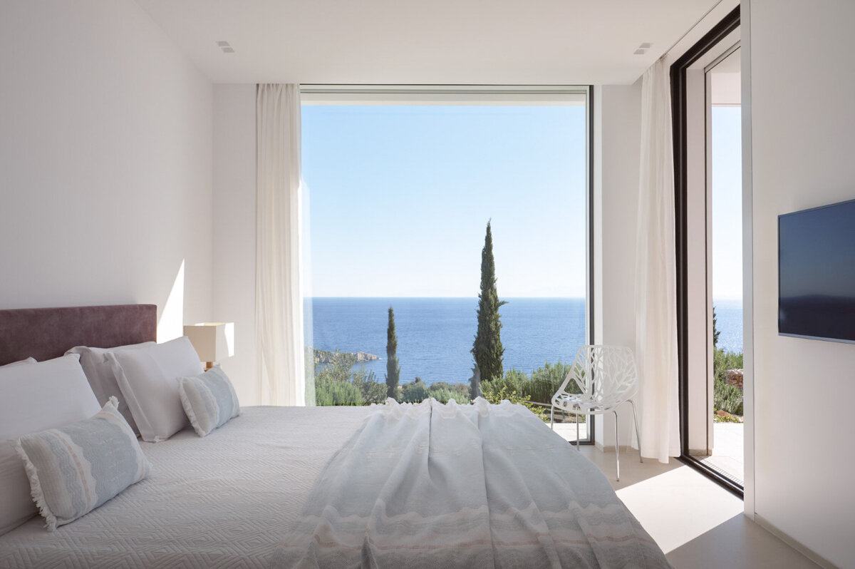 woman-Yoga-retreat-greece-33