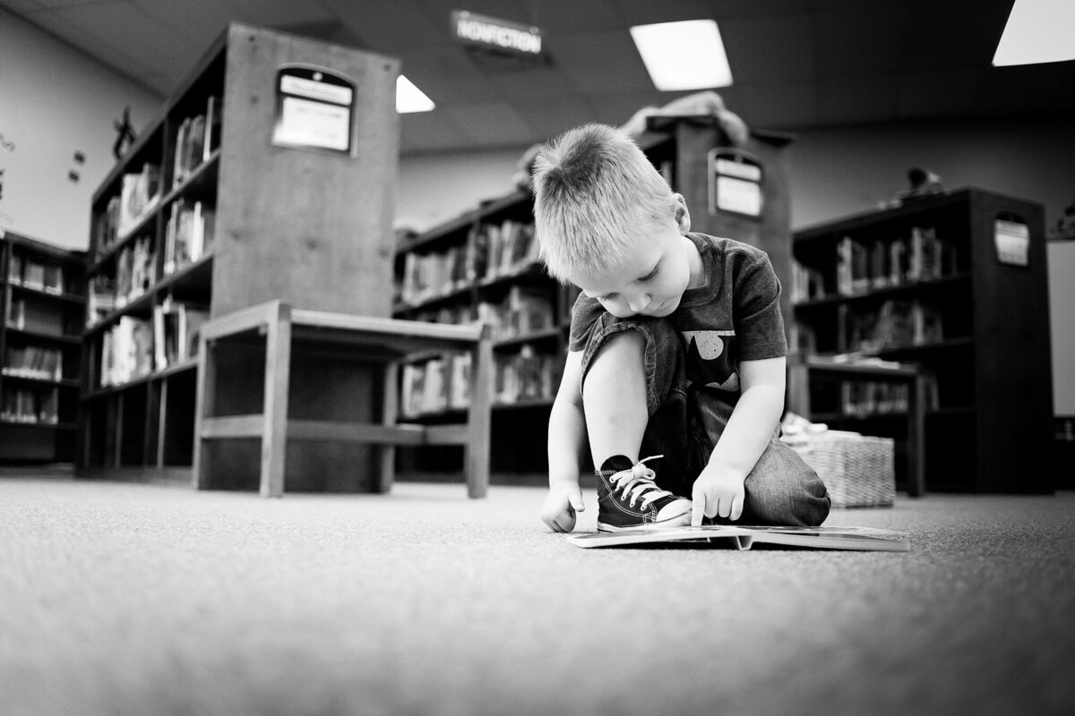 reading in school library