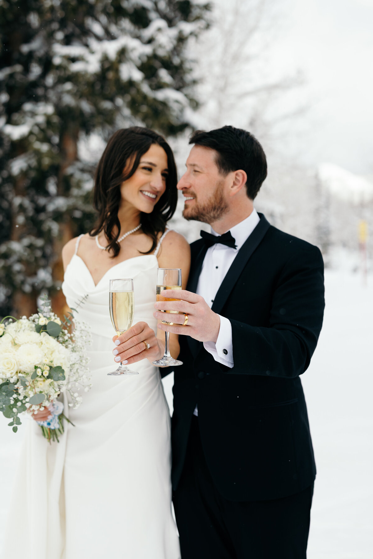 Kendra&Jackson_SkiWedding_SolitudeUtah_FlowEventGroup-597