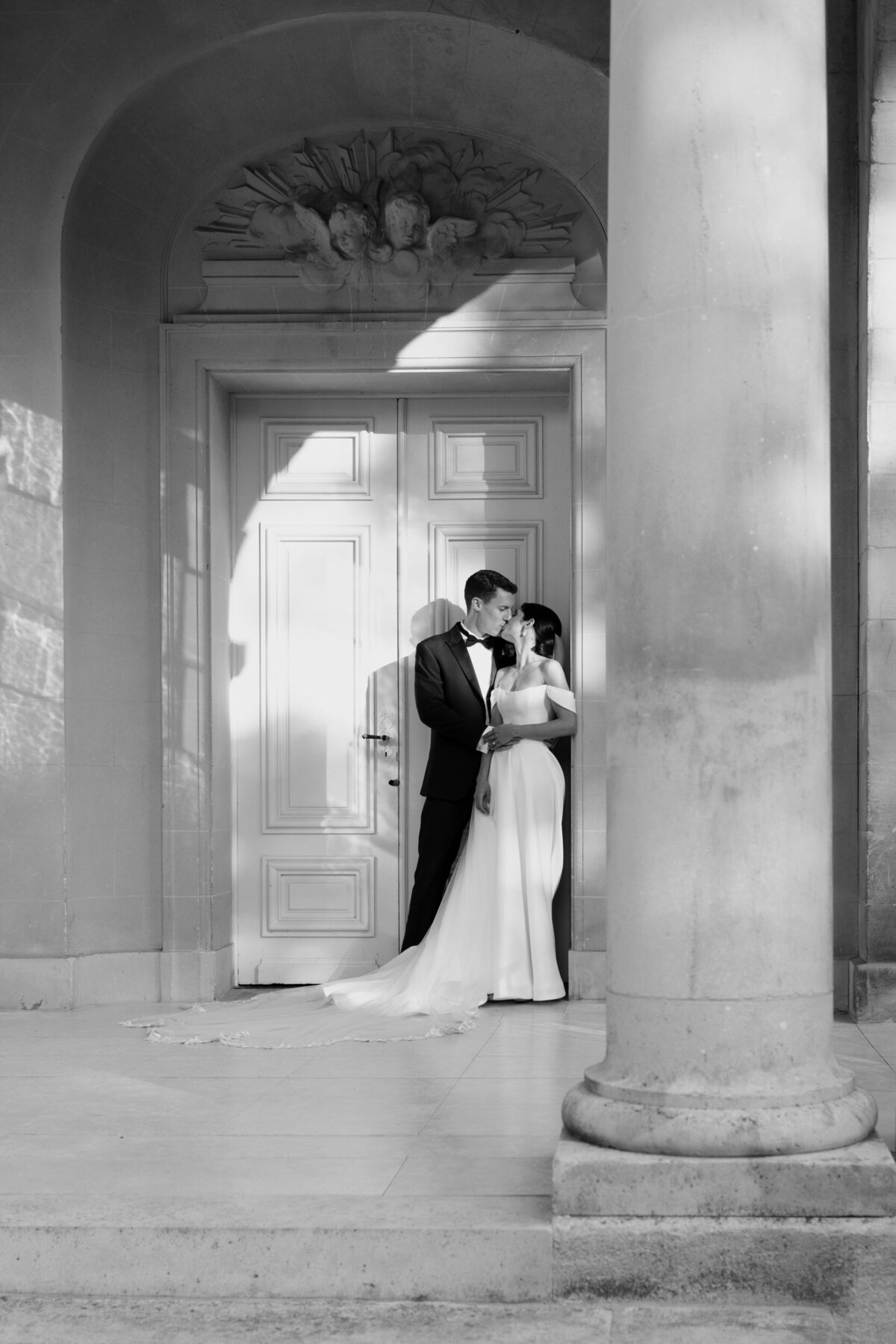 Romantic French Chateau Wedding in Paris - Stacey Vandas Photography 61