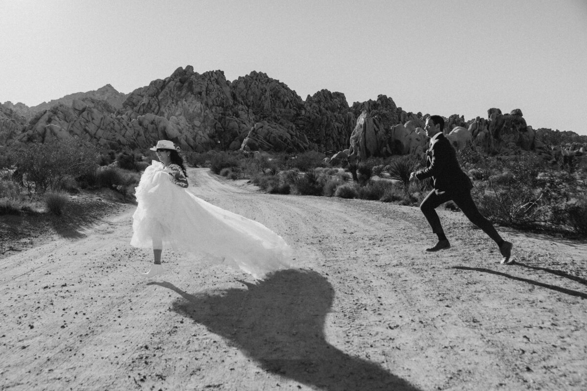 rustic-desert-adventurous-joshuatreewedding-384