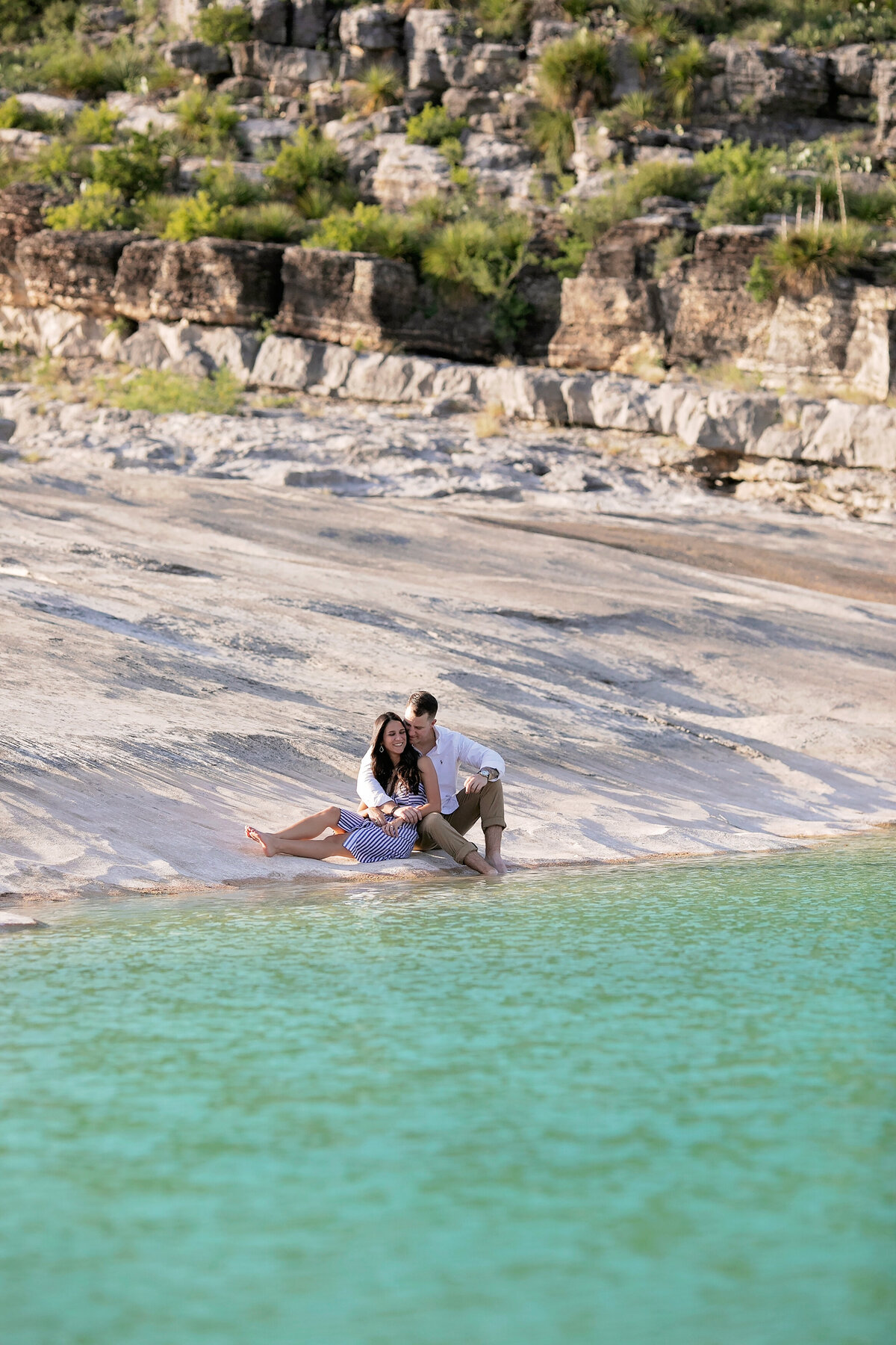 Engagement pictures in Pedernales Falls