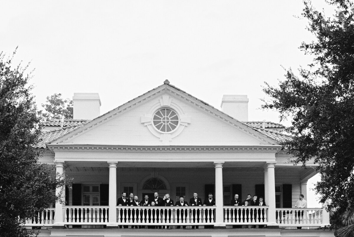 Lizzie Baker Photography _ Lowndes Grove Wedding _ Charleston Wedding Photographer _ CHS Wedding Venue _ Shindig Co Wedding Planner _ PPHG Wedding Venues-30