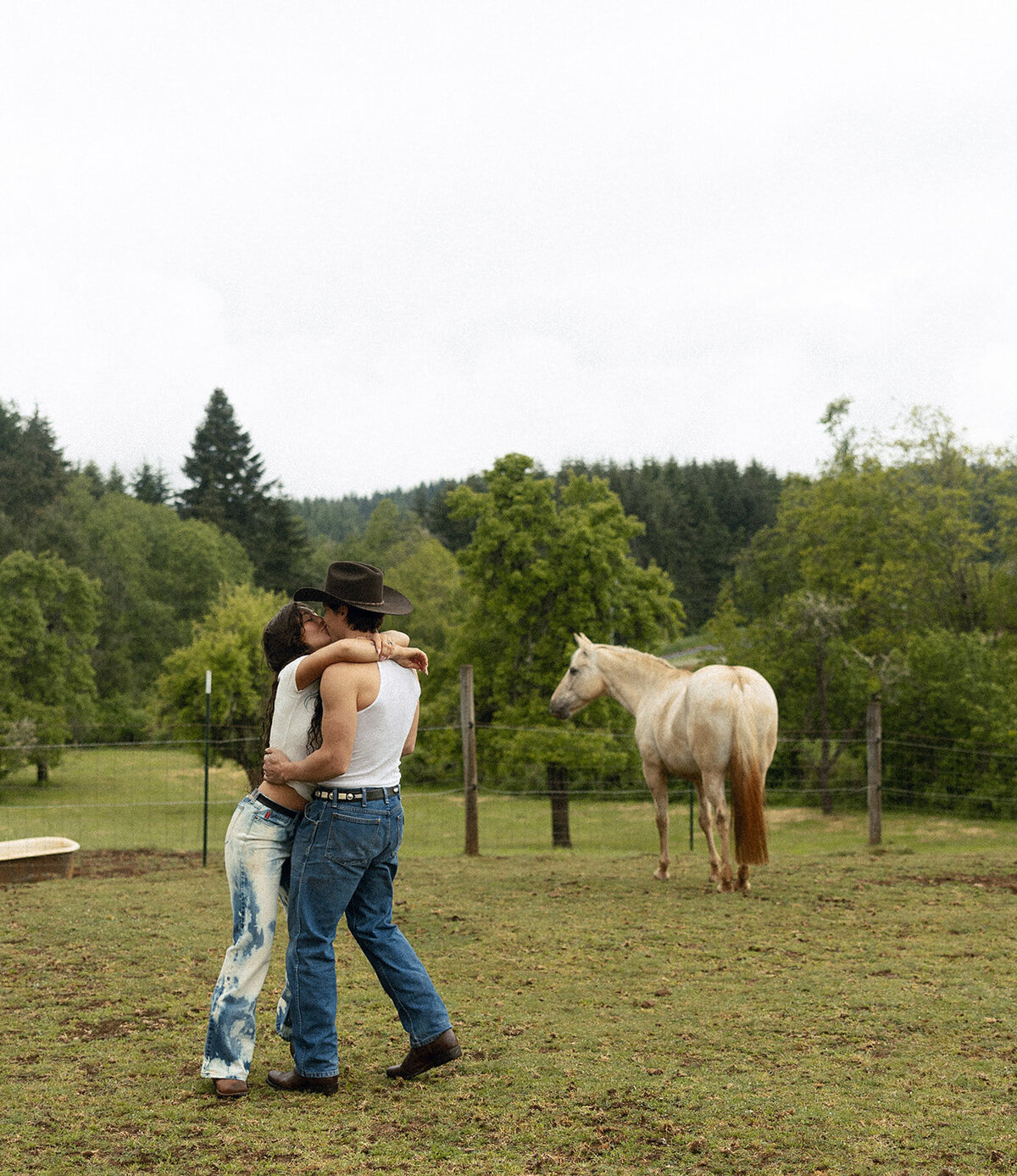 COUNTRY_FARM_COUPLES_SESSION-209