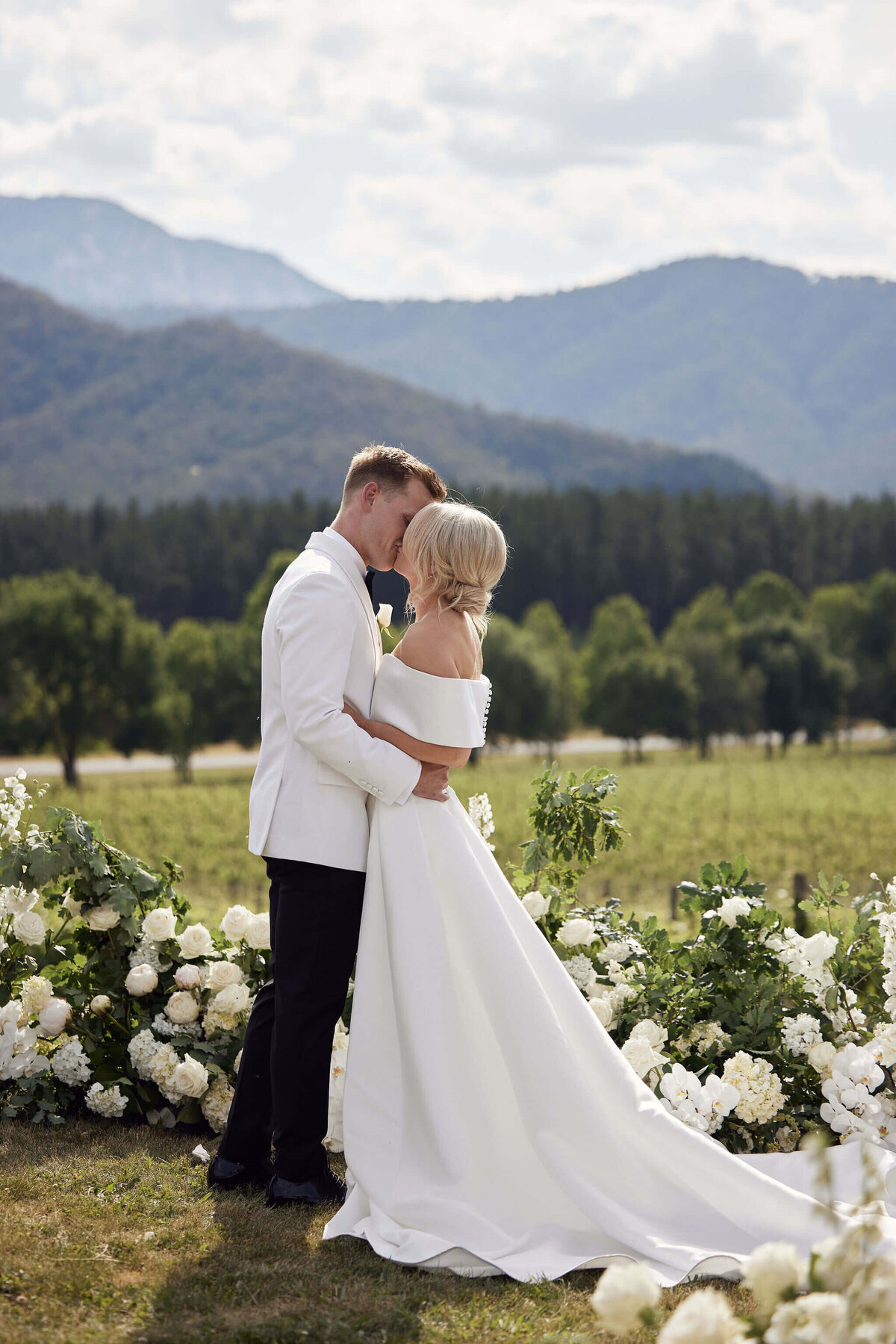 HR_EandG_Feathertop_LostinLovePhotography_wedding_22