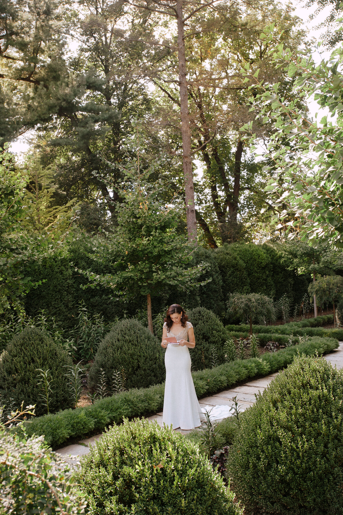 estate-wedding-garden-bridal-portrait-vows