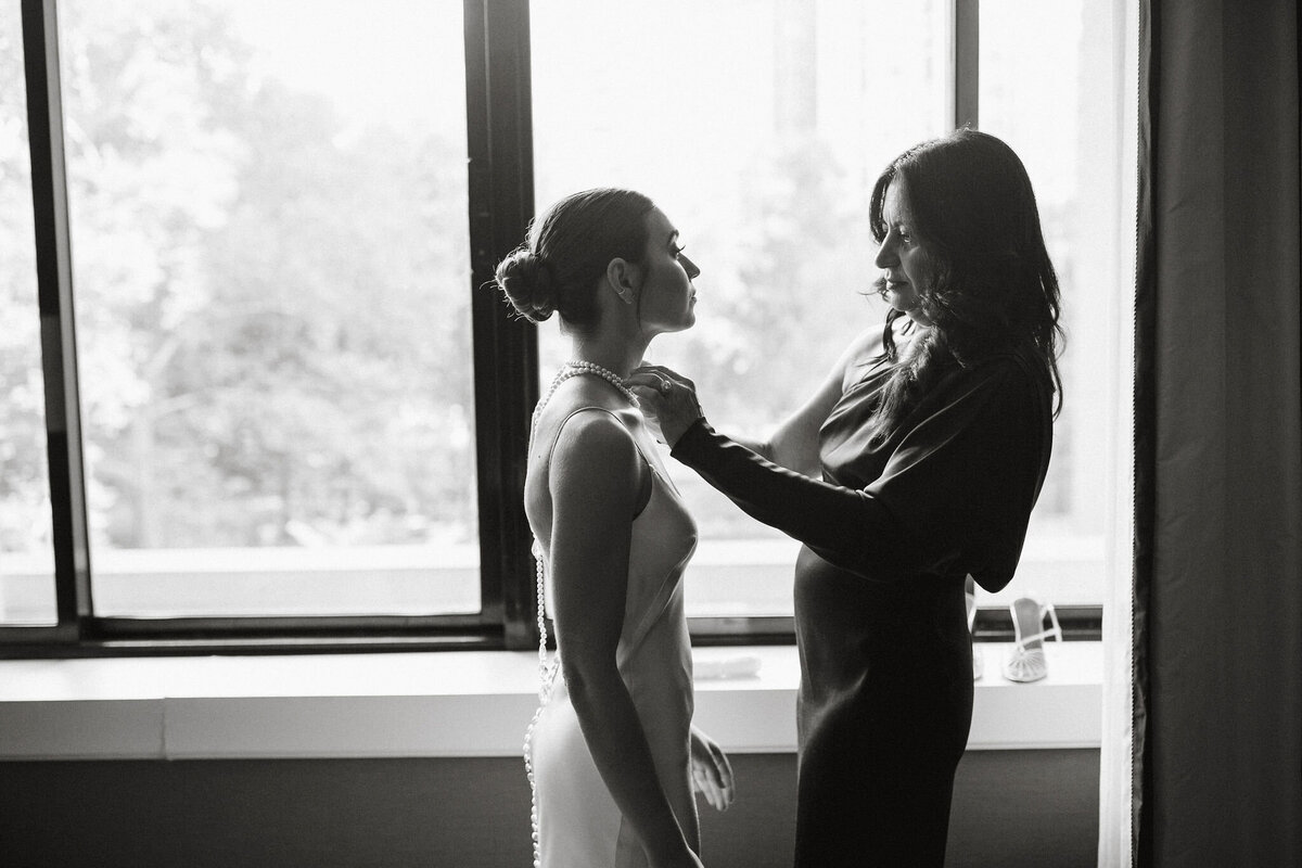jaclyn-fisher-events-planning-chic-modern-greenhouse-wedding-in-philadelphia-23