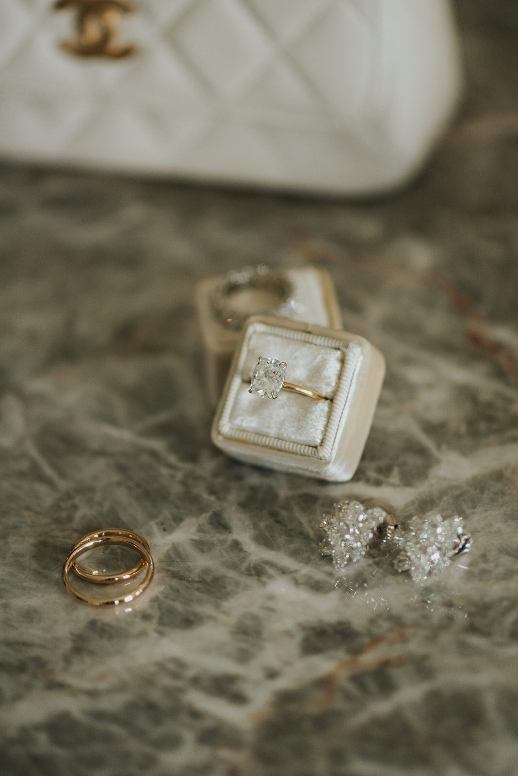 CORRIE-ZACH-NYC-WINTER-WEDDING-AT-GOTHAM-HALL_PHOTOS_BY_MARIA_B_LUNG_0020