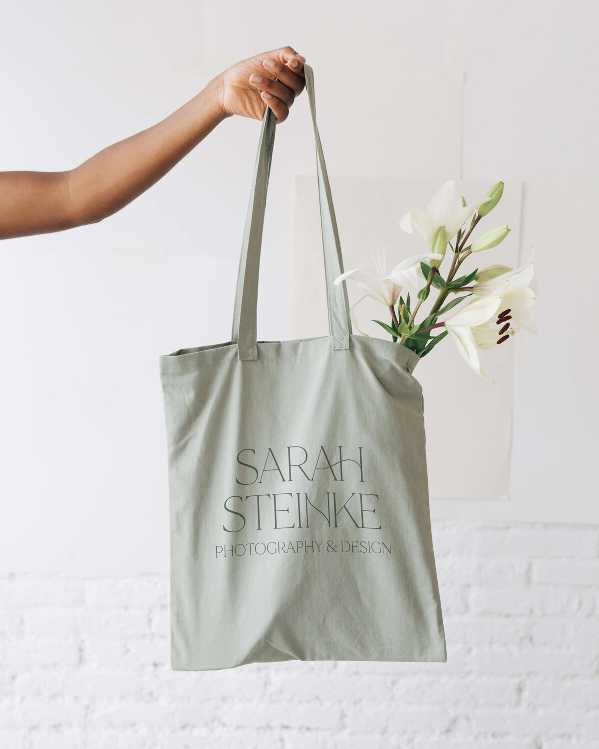 photography logo design with a natural, calming aesthetic, and soft color palette