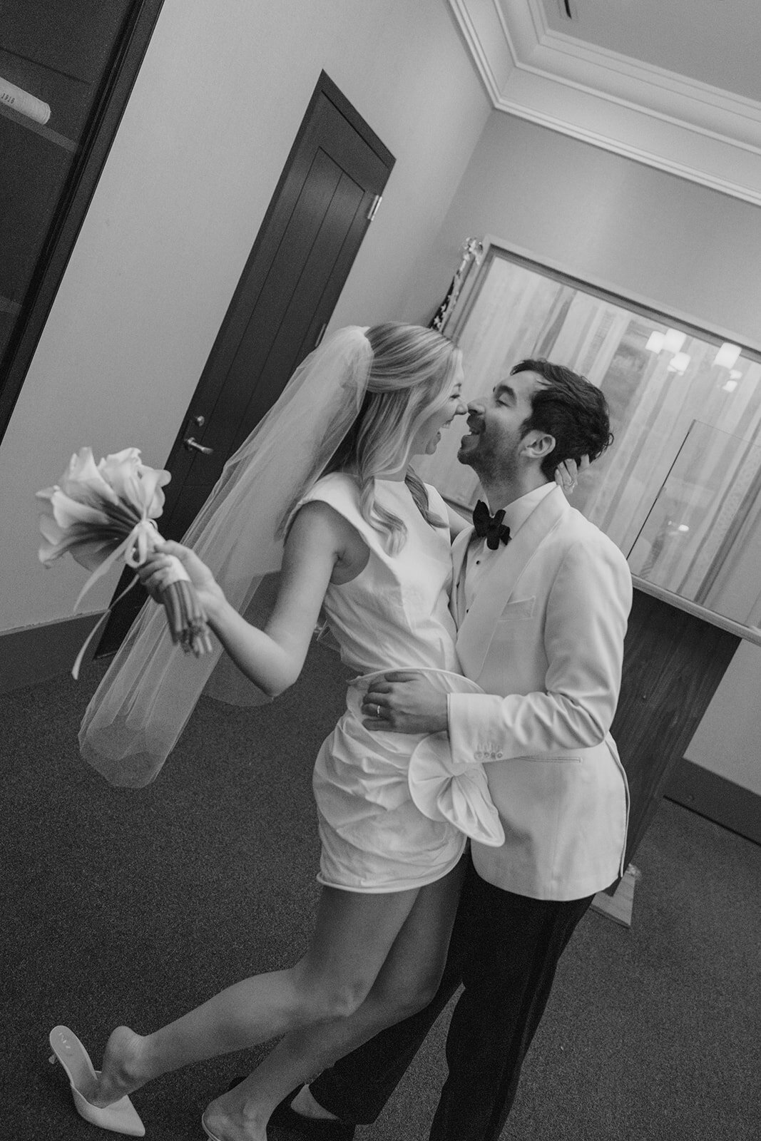 New York-City Hall-Elopement-Chic-Candid-Wedding-Larisa-Shorina-100