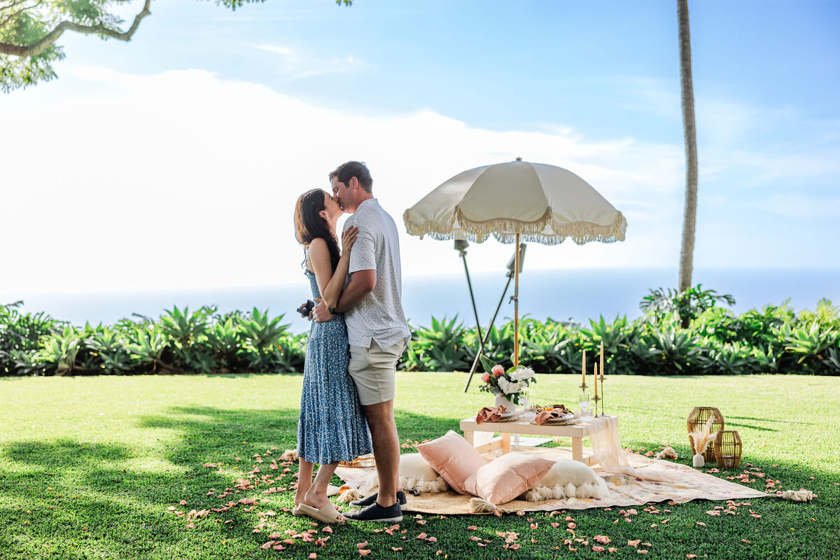 Hawaii-Engagement-Photos-Holualoa-Inn (15)